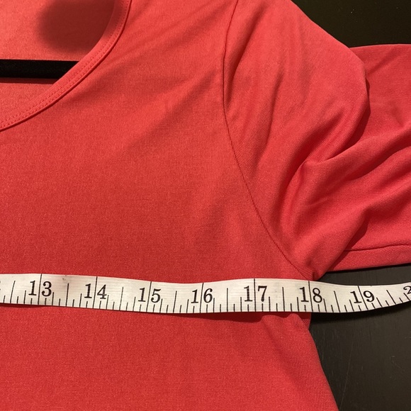 LulaRoe Super Soft Oversized Short Sleeve Top, Small - Picture 4 of 6